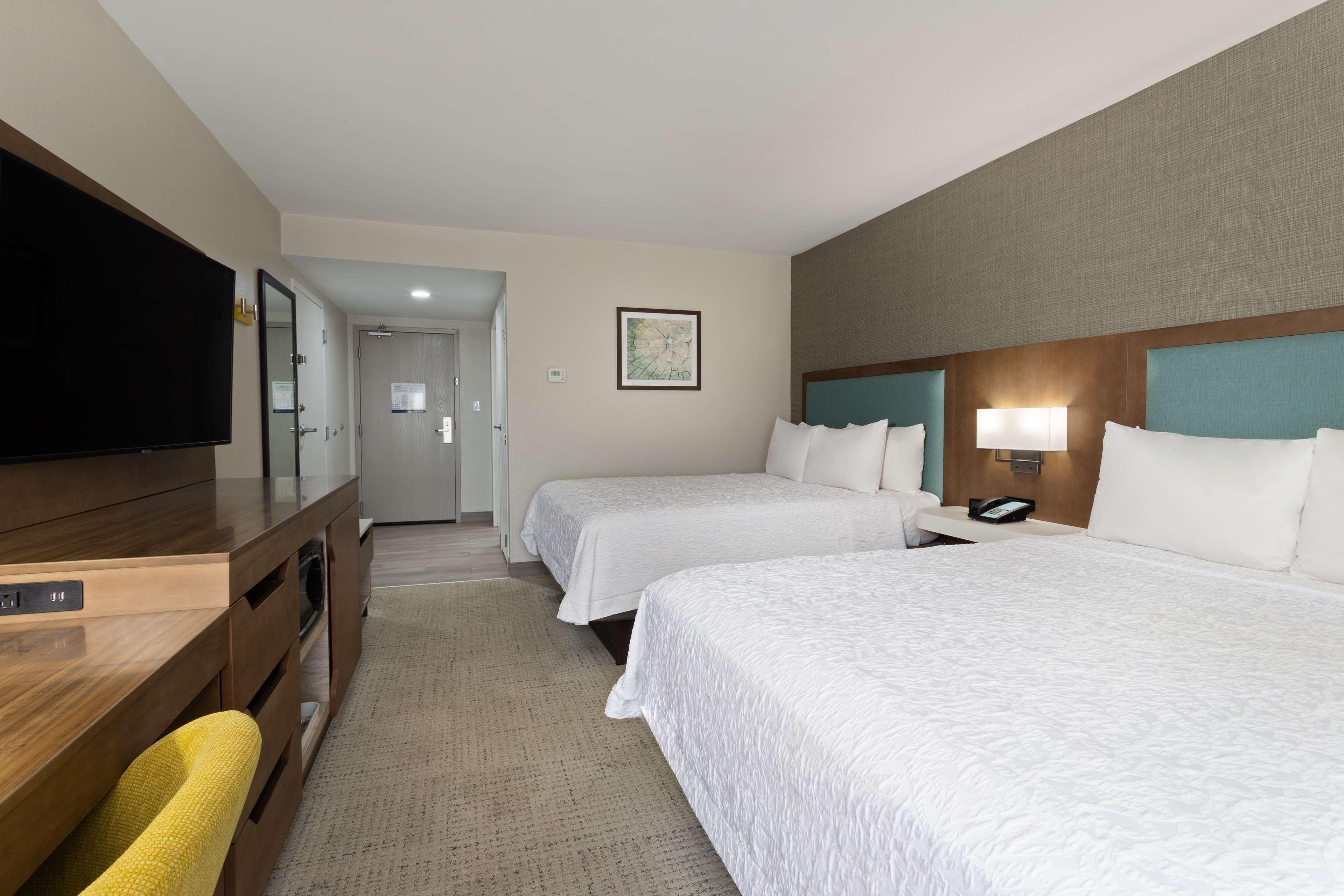 Hampton 3*